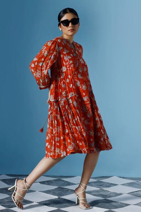 Chokhi Chorri Red Cotton Split V-neck Sofia Rafflesia Garden Print Dress With Inner at Aza Fashions Chokhi Chorri_Red Cotton Split V-neck Sofia Rafflesia Garden Print Dress With Inner _at_Aza_Fashions