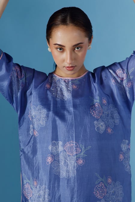 Chokhi Chorri_Blue Silk Round Neck Alessa Enchanted Bloom Print Kurta Pant Set _Online_at_Aza_Fashions