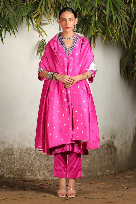 Saksham & Neharicka_Pink Chanderi Embroidery V-neck Hand Kurta Pant Set _Online_at_Aza_Fashions