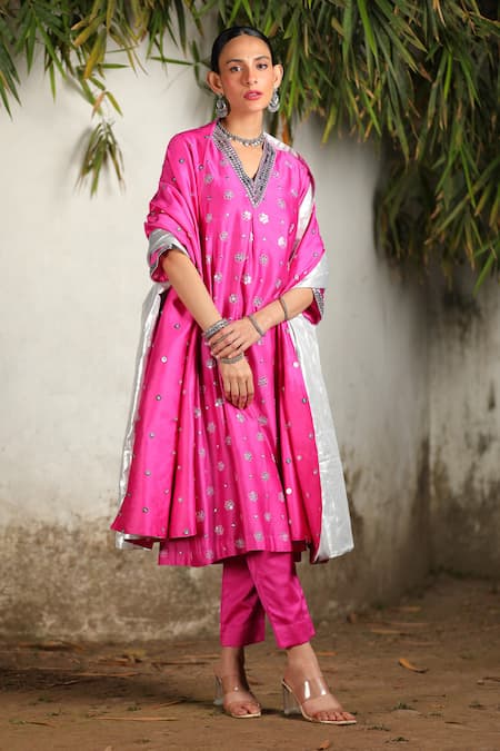 Buy_Saksham & Neharicka_Pink Chanderi Embroidery V-neck Hand Kurta Pant Set _Online_at_Aza_Fashions