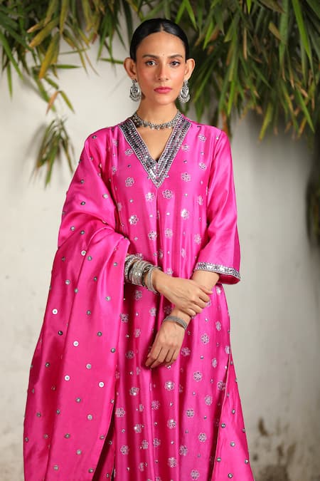 Saksham & Neharicka_Pink Chanderi Embroidery V-neck Hand Kurta Pant Set _at_Aza_Fashions