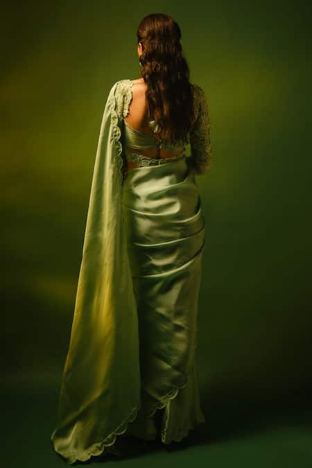 Shop Issa Studio By Chetana & Swathi Green Net, Organza Pearls, Embroidery Alica Solid Scallop Border Saree Set at Aza Fashions Shop_Issa Studio By Chetana & Swathi_Green Net, Organza Pearls, Embroidery Alica Solid Scallop Border Saree Set _at_Aza_Fashions