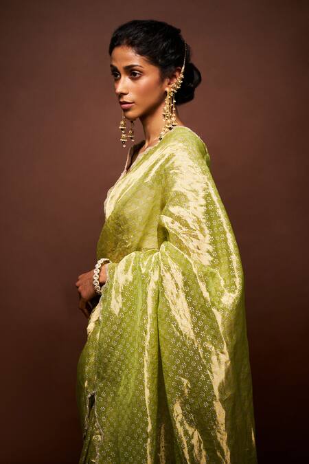 Issa Studio By Chetana & Swathi Green Tissue Sequins, Beads Sweetheart Neck Ishara Floret Motif Saree Set at Aza Fashions Issa Studio By Chetana & Swathi_Green Tissue Sequins, Beads Sweetheart Neck Ishara Floret Motif Saree Set _at_Aza_Fashions