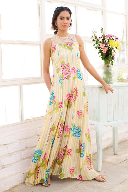 ISSA STUDIO BY CHETANA & SWATHI Yellow Chiffon Embellished Floral High Neck Nola Pattern Jumpsuit 