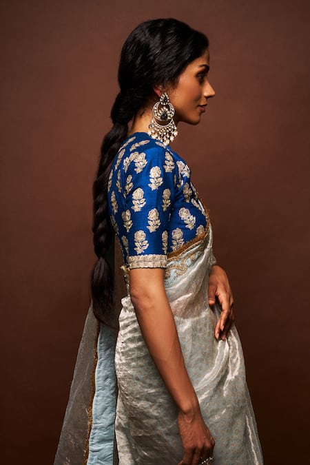 Issa Studio By Chetana & Swathi Grey Tissue, Silk, Ramie Tassels, Trishi Scallop Border Saree With Blouse at Aza Fashions Issa Studio By Chetana & Swathi_Grey Tissue, Silk, Ramie Tassels, Trishi Scallop Border Saree With Blouse _at_Aza_Fashions