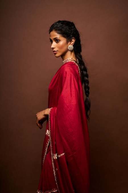 Issa Studio By Chetana & Swathi_Maroon Tissue, Silk Pearls, Embroidery, Sequins Asymmetric Saree Set _at_Aza_Fashions