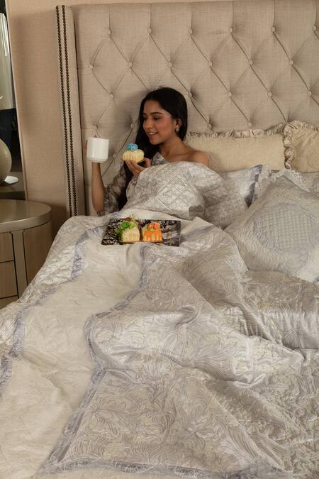 Buy_Diva Riche_Cream Washable Silk Floral, Geometric Print Quilted Pattern Bedding Set