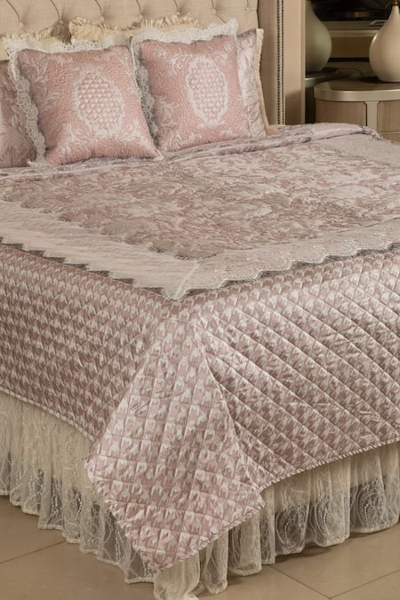 Diva Riche Floral Pattern Quilted Bedding Set 