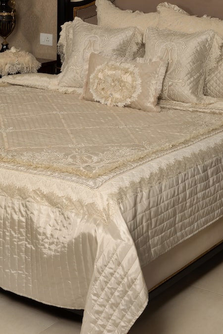 Diva Riche English Wedding Quilted Bedding Set 