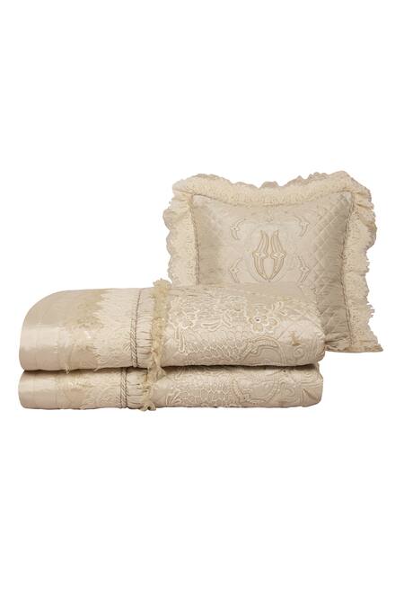 Buy_Diva Riche_Cream Washable Silk Pearl, Thread English Wedding Quilted Set_Online_at_Aza_Fashions