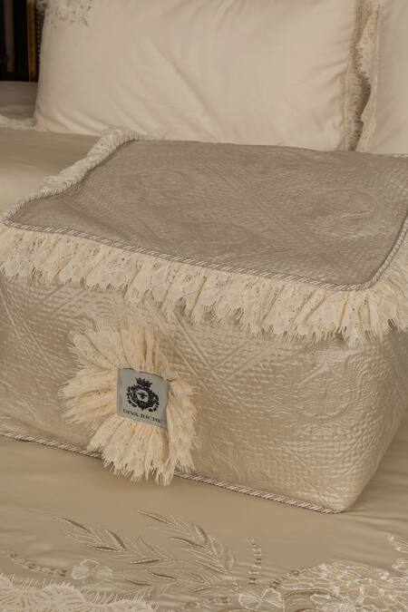 Buy_Diva Riche_Cream Washable Silk Pearl, Thread English Wedding Quilted Set