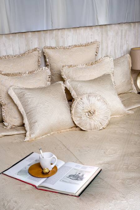 Buy Diva Riche Cream Washable Silk Paisley Bijou Quilted Pattern Bedding Set Online at Aza Fashions Buy_Diva Riche_Cream Washable Silk Paisley Bijou Quilted Pattern Bedding Set_Online_at_Aza_Fashions