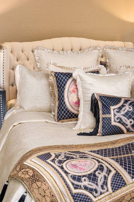 Shop Diva Riche Black Satin, Washable Silk Paisley Floral Bal And Bijou Quilted Bedding Set at Aza Fashions Shop_Diva Riche_Black Satin, Washable Silk Paisley Floral Bal And Bijou Quilted Bedding Set_at_Aza_Fashions