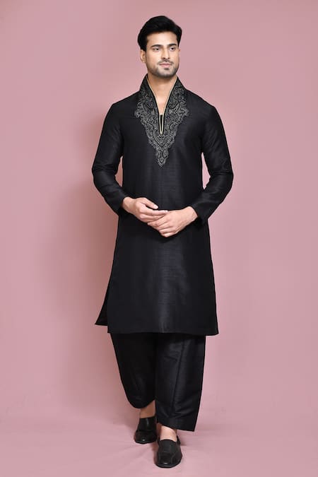 Aryavir Malhotra Resham Neckline Embroidered Kurta Set 