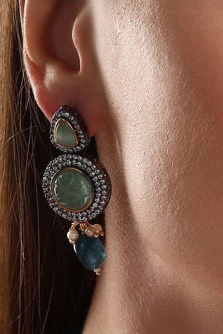 Shop_HRISHA_Green Pearls, Metallic Thread Floral Kundan And Polki Embellished Necklace Set _Online_at_Aza_Fashions