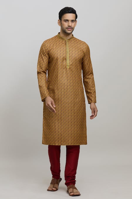 Arihant Rai Sinha Bouquet Print Kurta Set 