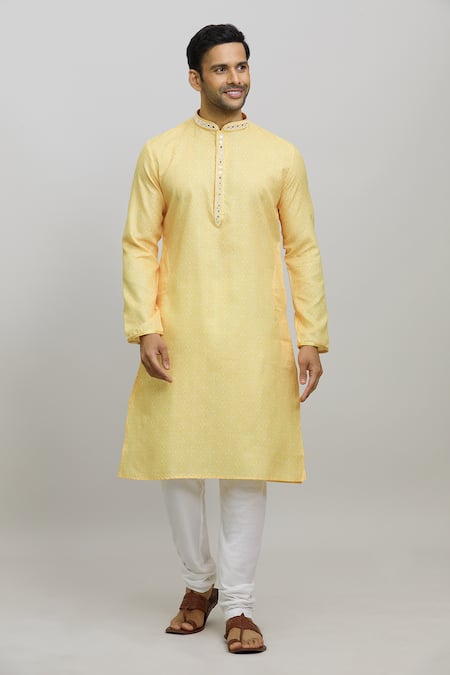 Arihant Rai Sinha Bandhani Print Kurta Set 