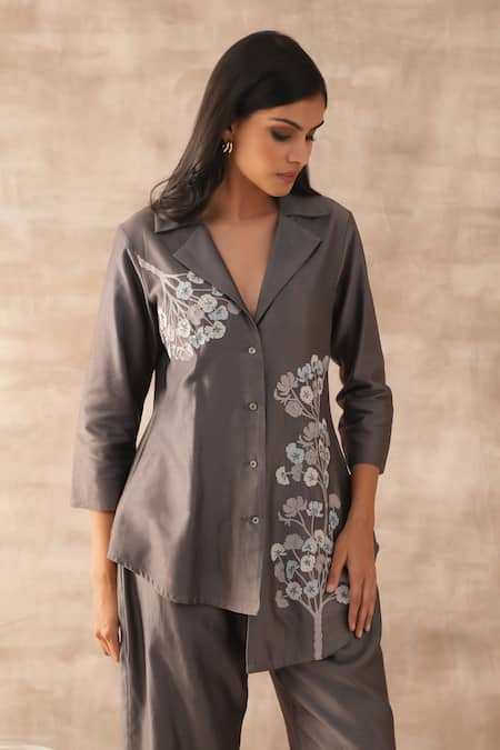 Shop Varun Chhabra Grey Chanderi Embroidered Thread Lapel Collar Asymmetric Tunic And Pant Set at Aza Fashions Shop_Varun Chhabra_Grey Chanderi Embroidered Thread Lapel Collar Asymmetric Tunic And Pant Set_at_Aza_Fashions