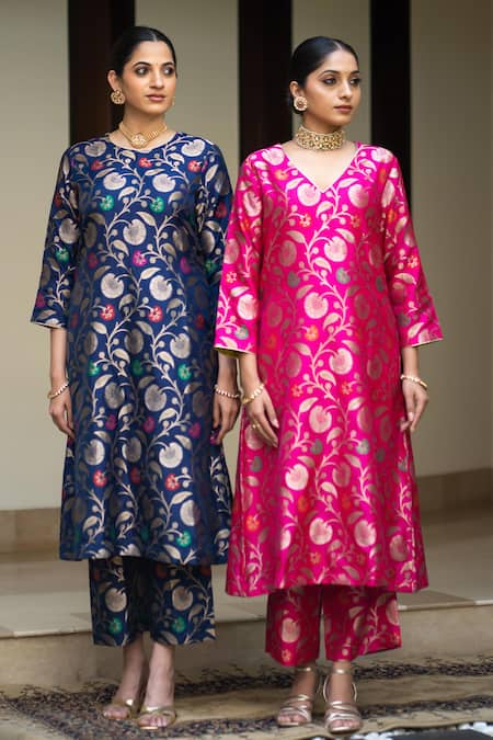 SOBARIKO Blue Silk Embroidery Round Neck Handwoven Flora Jaal Straight Kurta Set at Aza Fashions SOBARIKO_Blue Silk Embroidery Round Neck Handwoven Flora Jaal Straight Kurta Set _at_Aza_Fashions