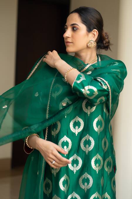 Shop_Sobariko_Green Silk Lace V-neck Butti Handwoven Straight Kurta Set _Online_at_Aza_Fashions