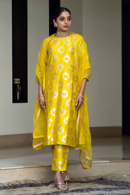 Shop_Sobariko_Yellow Silk Lace V-neck Handwoven Butti Straight Kurta Set _at_Aza_Fashions