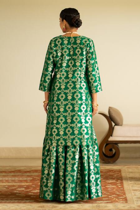 Shop SOBARIKO Green Silk Embroidery V-neck Jaal Weave Straight Kurta Sharara Set at Aza Fashions Shop_SOBARIKO_Green Silk Embroidery V-neck Jaal Weave Straight Kurta Sharara Set_at_Aza_Fashions
