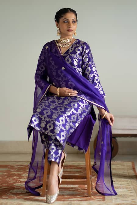 Sobariko_Purple Silk Embroidery V-neck Woven Jaal Motif Kurta Pant Set _Online_at_Aza_Fashions