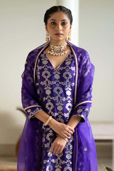Buy_Sobariko_Purple Silk Embroidery V-neck Woven Jaal Motif Kurta Pant Set _Online_at_Aza_Fashions