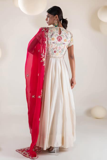 Shop Pallavi Poddar Ivory Organza, Chanderi Pearls, Beads, Gul Bloom Aari Work Anarkali With Dupatta at Aza Fashions Shop_Pallavi Poddar_Ivory Organza, Chanderi Pearls, Beads, Gul Bloom Aari Work Anarkali With Dupatta _at_Aza_Fashions