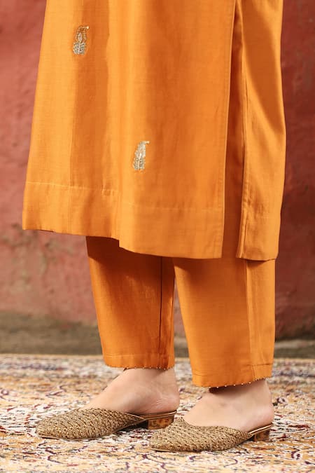 Buy_Weaver Story_Orange Chanderi Silk Embroidery V-neck Butti Kurta Pant Set _Online_at_Aza_Fashions