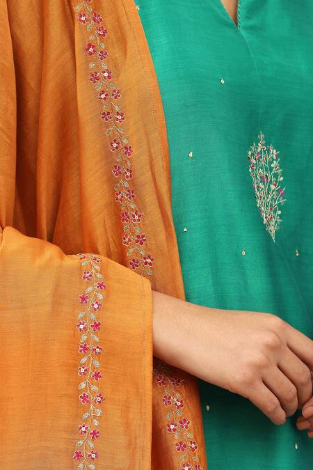 Weaver Story_Blue Chanderi Silk Embroidery Collared Placement Floral Bouquet Kurta Pant Set _Online_at_Aza_Fashions