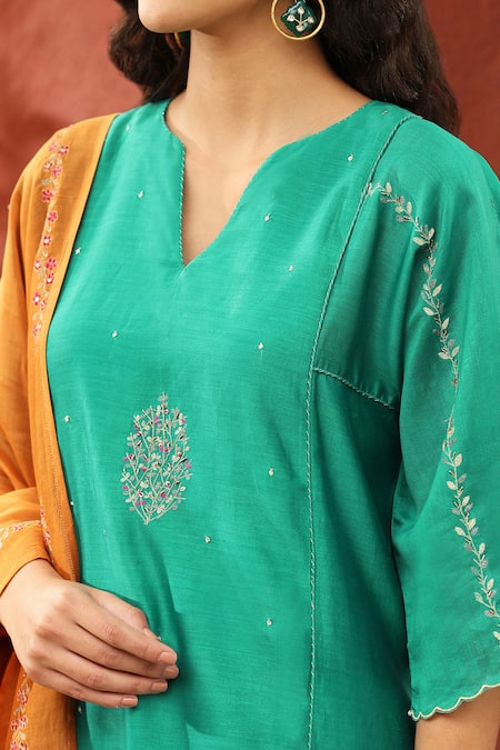 Buy_Weaver Story_Blue Chanderi Silk Embroidery Collared Placement Floral Bouquet Kurta Pant Set _Online_at_Aza_Fashions