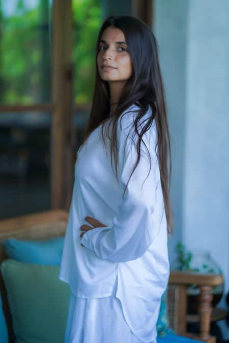 Aliaum_White Rayon V-neck Plain Top With Flared Pant _Online_at_Aza_Fashions