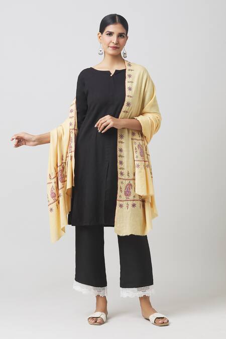 Shop Toosh Kashmir Cream Sozni Hand Embroidered Palldar Pashmina Shawl at Aza Fashions Shop_Toosh Kashmir_Cream Sozni Hand Embroidered Palldar Pashmina Shawl_at_Aza_Fashions