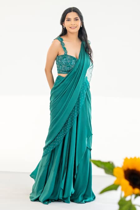 Aanchal Vijaywargi_Green Organza, Bamboo Pearls, Cut Scarlet Blossom Border Pre-draped Saree Set _Online_at_Aza_Fashions