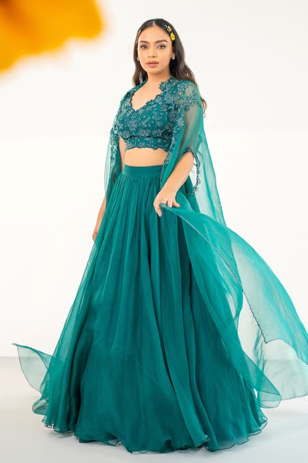 Aanchal Vijaywargi_Green Organza Embroidery, Cut Work V-neck Magnolia Fleur Cape Lehenga Set _Online_at_Aza_Fashions