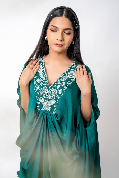Aanchal Vijaywargi_Green Bemberg Satin Embroidery Thread V Neck Flora Kaftan With Tulip Pant _Online_at_Aza_Fashions