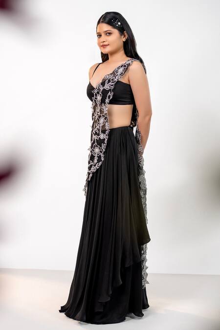 Aanchal Vijaywargi Black Bemberg Satin Embroidery Thread Sweetheart Neck Midnight Bloom Lehenga Set  4