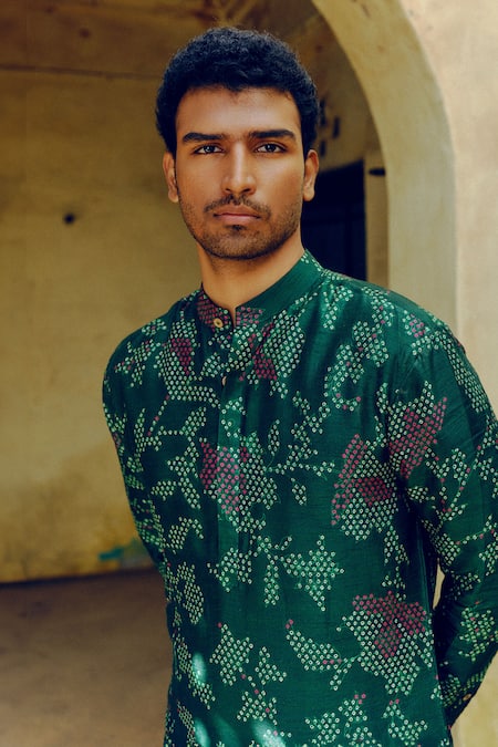 Shop_Drishti & Zahabia_Emerald Green Cotton, Silk Embroidery Bandhej Print Kurta With Pant _Online_at_Aza_Fashions
