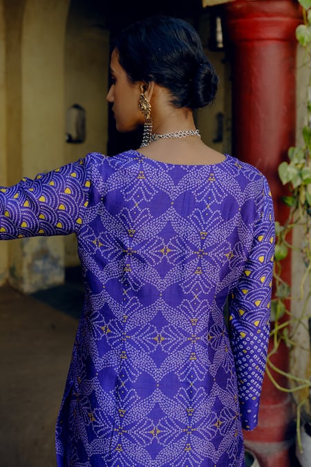 Drishti & Zahabia Scallop Fleur Bandhej Print Kurta With Pant 