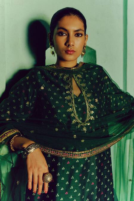 Shop_Drishti & Zahabia_Green Net, Silk, Chanderi Sequins, Bandhani Pyramid Motif Print Kurta Pant Set _Online_at_Aza_Fashions