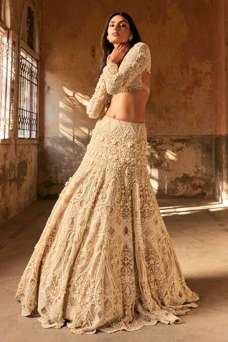 Ridhima Bhasin_Ivory Net Embellished Pearls V Neck Layla 3d Bridal Lehenga Set  _Online_at_Aza_Fashions