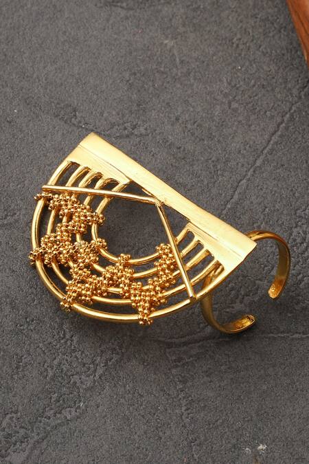 Itrana Half Crescent Carved Cutwork Ring 