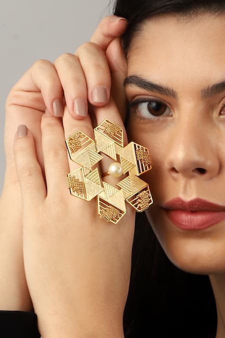 ITRANA Gold Plated Bead Hexagon Carved Cutwork Ring 