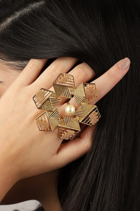 Buy_Itrana_Gold Plated Beads Hexagon Carved Cutwork Ring 