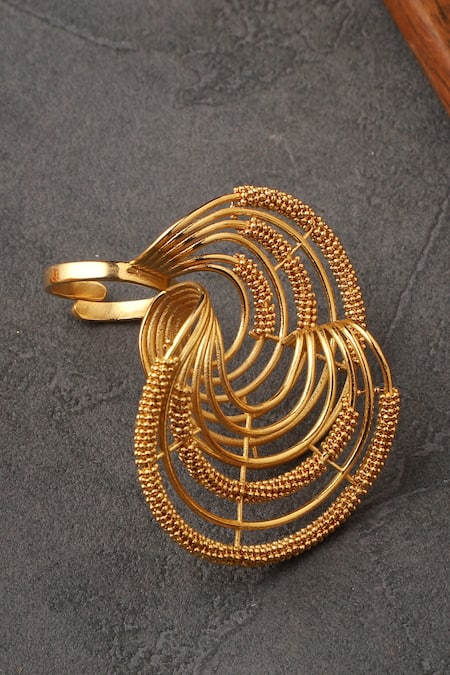 Itrana Geometric Cutwork Carved Ring 