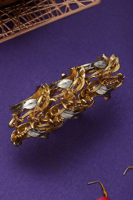 Itrana Chain Embellished Ring 
