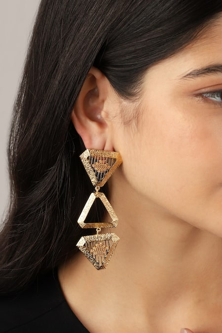 ITRANA Triangle Carved Earrings 