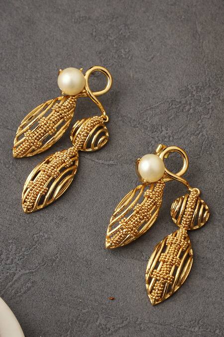 Itrana Leaflet Swerve Earrings 