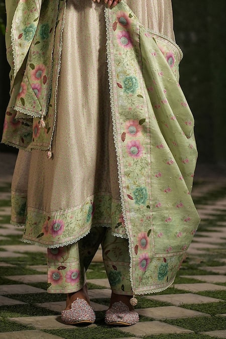 Buy_Label Niti Bothra_Green Silk, Chanderi Embroidery Round Neck Mughal Heer Kalidar Kurta Set _Online_at_Aza_Fashions